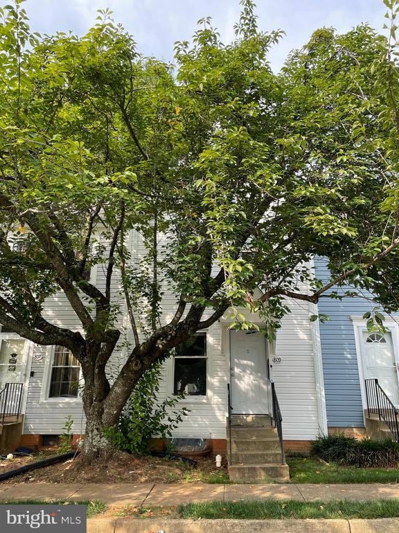 Photo - 809 Madison Ct Townhome