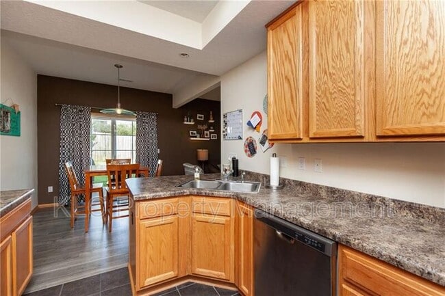 Photo - 946 Red Hawk Way SE