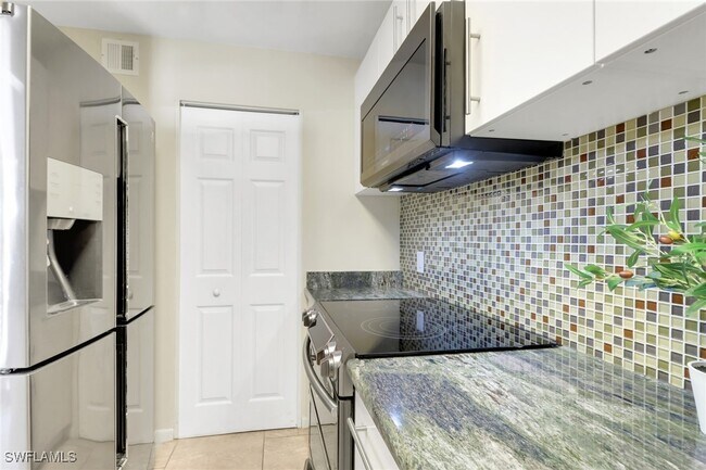 Photo - 788 Park Shore Dr Unidad C34