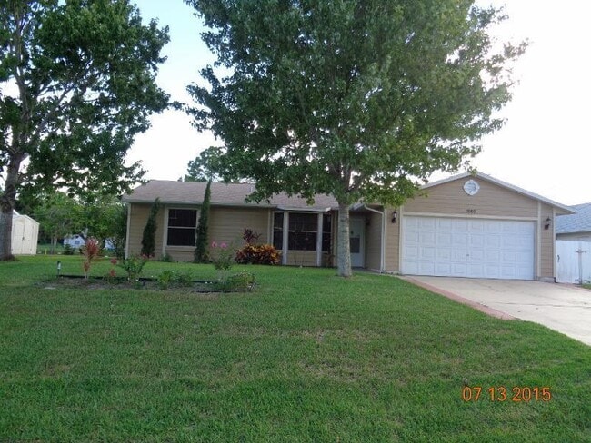 Building Photo - 1880 SW Bradway Ln Rental