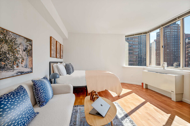 Building Photo - 1501 Lexington Ave Rental