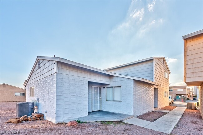 Building Photo - 5198 Greene Ln Unit B