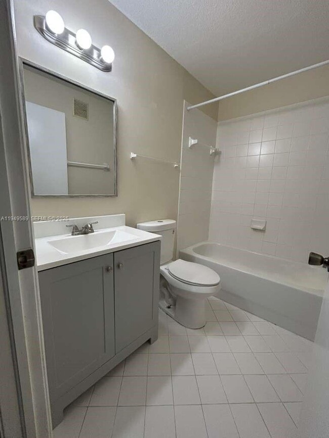 Photo - 2911 SE 13th Ave Unit 203-49