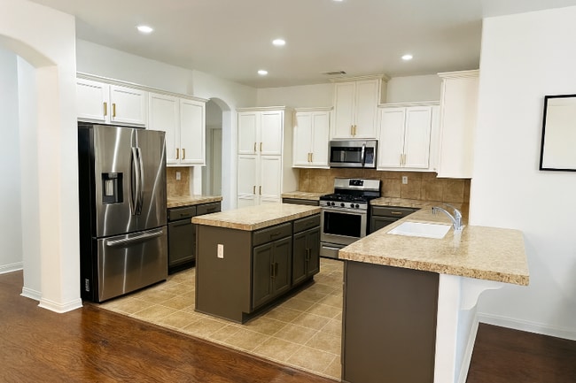 Photo - 2423 Trapper St