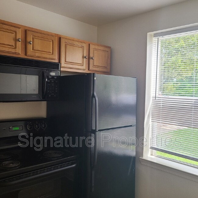 Charming 2 Bedroom in Eastend Richmond! Condo Condo for Rent in