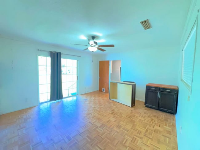 Photo - 2817 Caldwell Dr