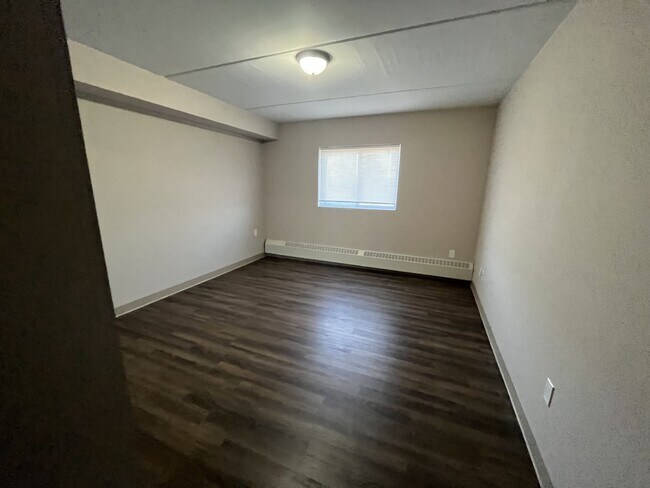 Photo - Old Oak Place