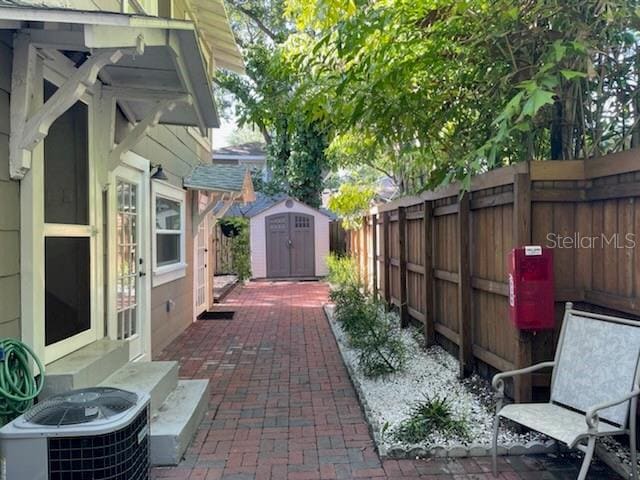 Building Photo - 807 1/2 S Fremont Ave Unit #Upper
