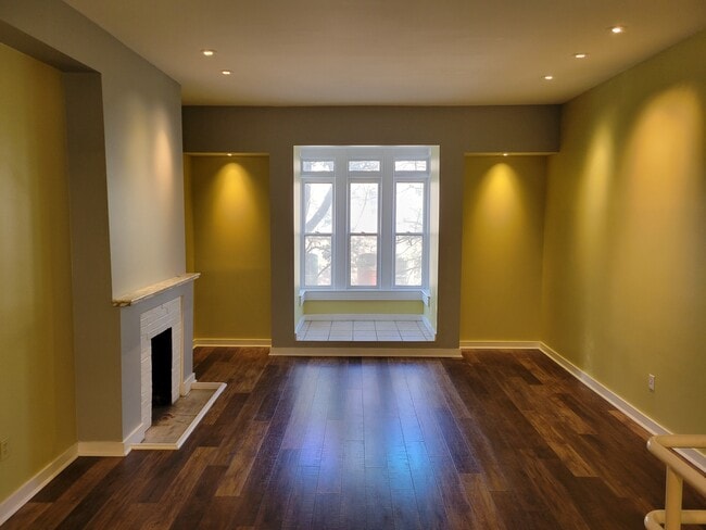 Photo - 1215 John St Unit 2
