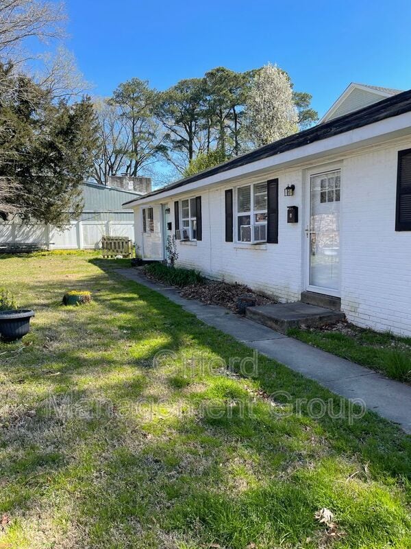 Photo - 1207 Cypress Ave