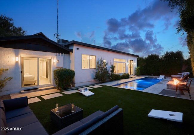 Building Photo - 8620 E Plaza Ave