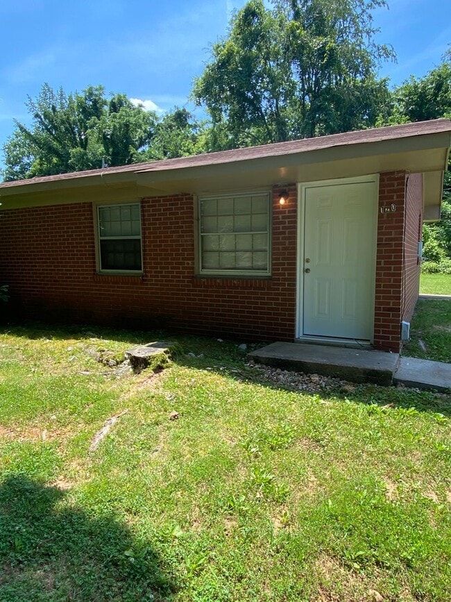 Building Photo - TN-120 Hadley Unit B