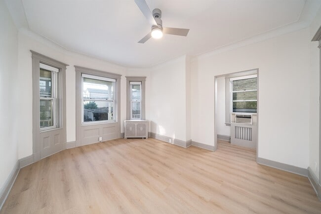 22 Webster Ave Unit 1
