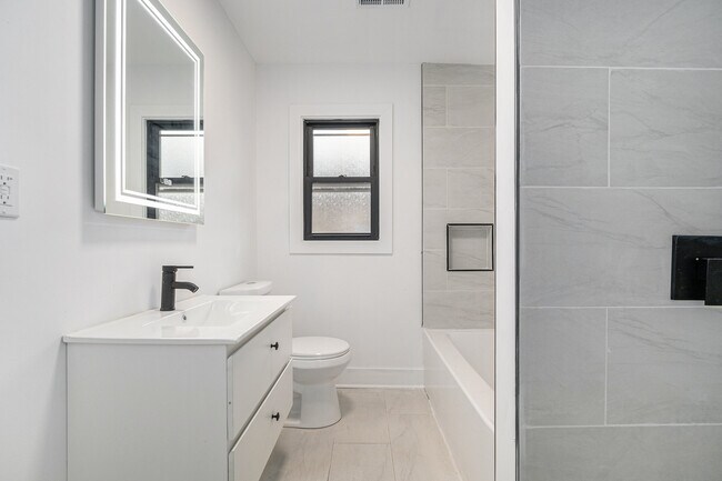 Photo - 1571 Pierce St House