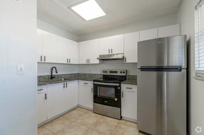 2BR, 1BA - 800SF - Kitchen