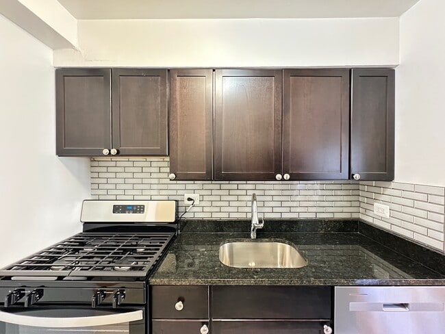 Photo - 6830 N Sheridan Rd Unidad 375