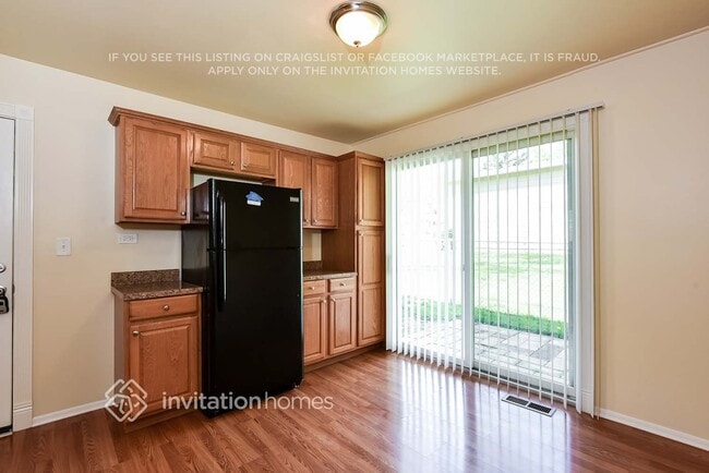 Photo - 1571 Birch Ave
