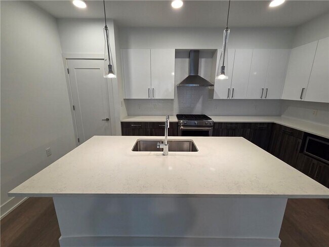 Photo - 775 Juniper St NE Unit 206