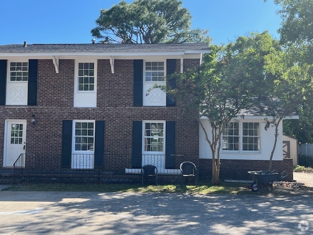 Building Photo - 5918 Woodside Ave Rental