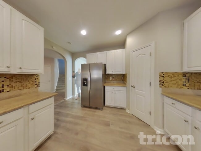 Photo - 99 Stonebridge Crossing