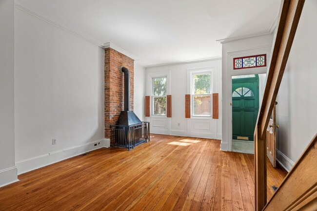 Photo - 2433 Aspen St