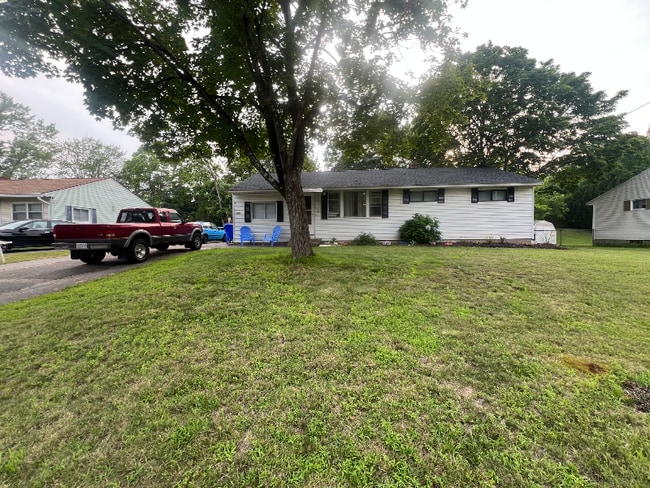 Building Photo - 240 Greenaway Dr Rental
