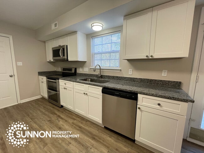 Photo - 4 Bed 2.5 Bath in Woodstone with Fenced Yard House