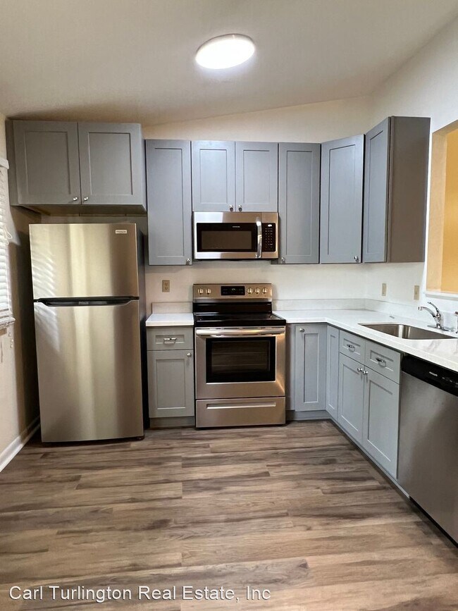 Photo - 1 br, 1 bath House - 2313 SW 70th Terrace