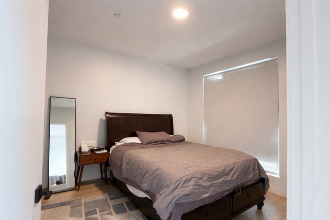 Photo - 948 W Sunnyside Ave Unit 404