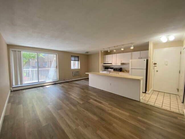 Photo - 123 Sewall Ave Unit 1A