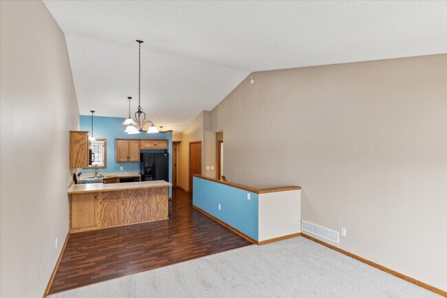 Photo - 7300 Kahler Cir NE