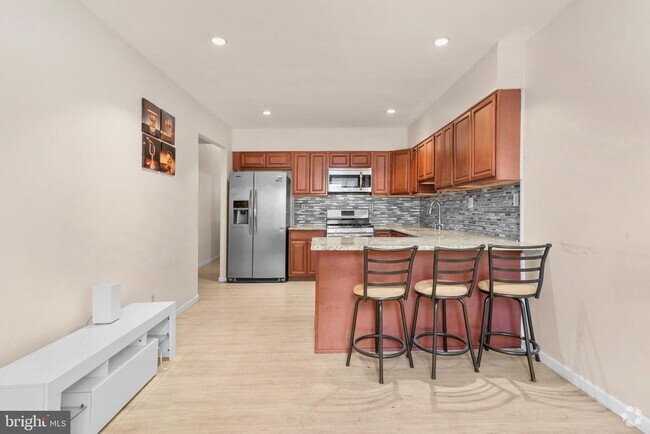 Building Photo - 2531 S 13th St Rental