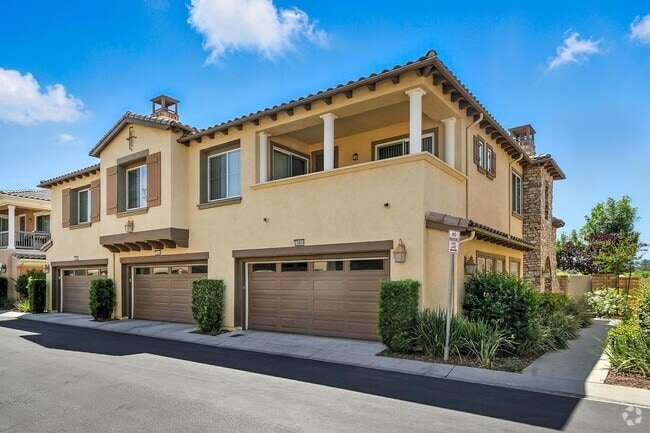 Building Photo - GORGEOUS 4+3 in Copperhill Area Rental