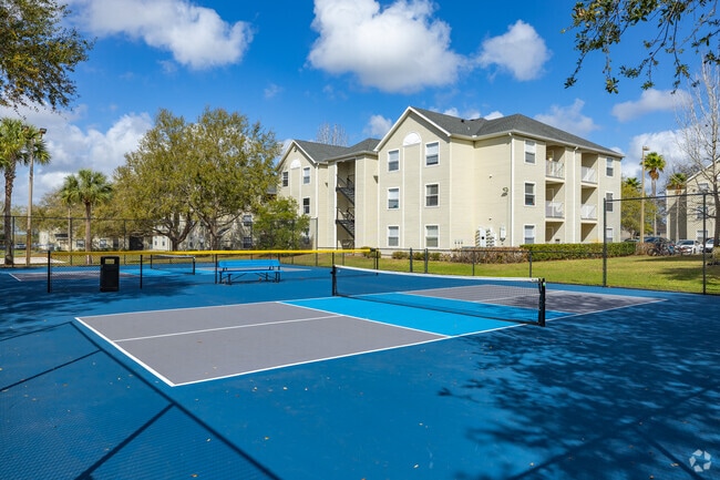 Pickleball Courts - Pointe at Central