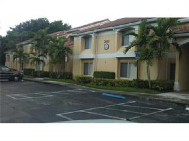 Photo - 2405 NW 33rd St Unit 1202