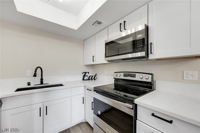 Photo - 5036 Newport Cove Dr Unit B