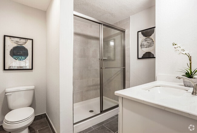 2BR, 2BA - 1,073SF - Solle Apartments