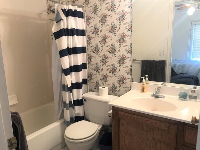 Photo - 565 N 300 E