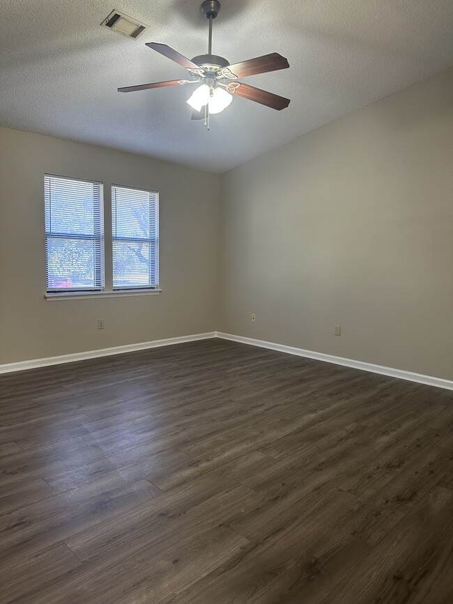 Photo - 1428 Central Ln