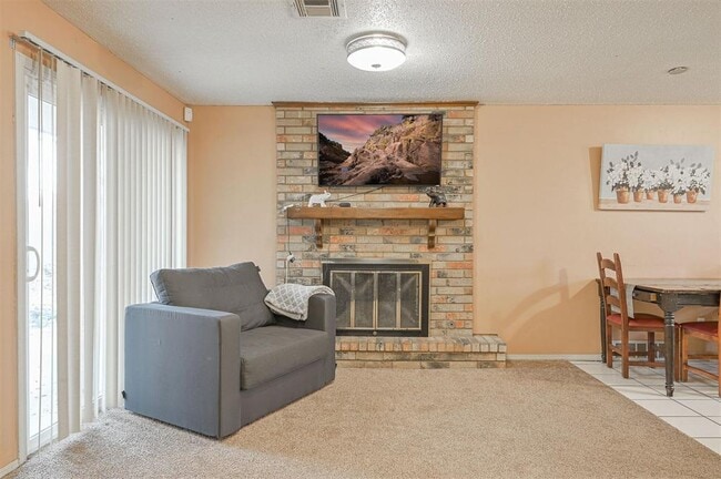 Photo - 1621 Kavel Dr