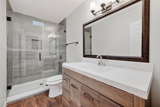 Photo - 500 N Post Oak Ln