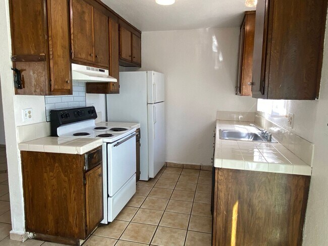 Photo - 829-831 Dundee Wy Unidad 827