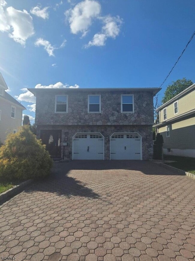 Photo - 101 Bloomingdale Ave