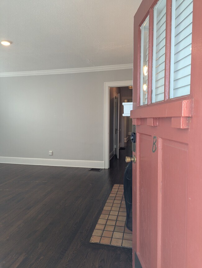 Photo - 720 Berne St SE Apt B Unit B