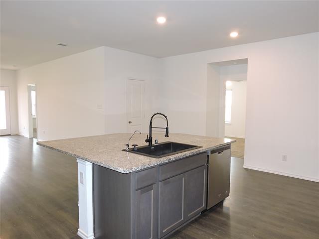 Photo - 1307 Community Way