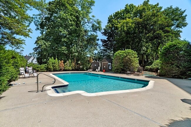 Building Photo - 64 Willard St Unit 110