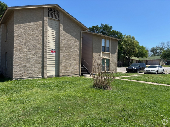 Building Photo - 2906 Sweeney Ln Unit C Rental