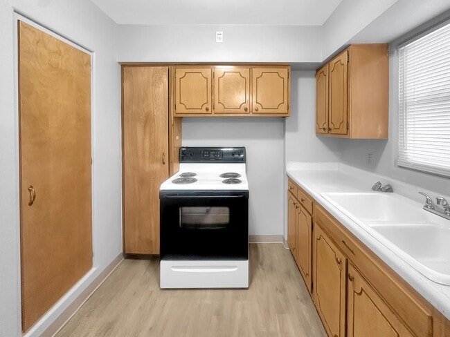 Photo - 28 Ridgewood St