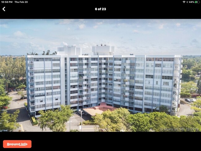 Photo - 1300 NE Miami Gardens Dr Unidad 1005E