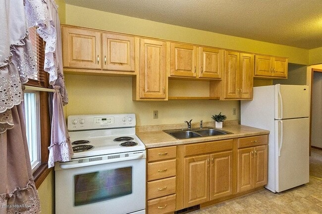 Photo - 308 15th Ave NE